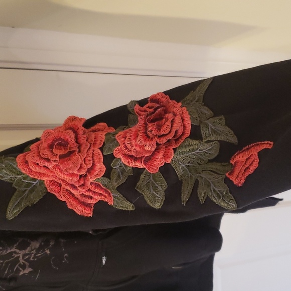 LF Furst of a Kind embroidered rose sweatshirt - Picture 4 of 12